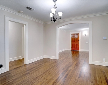 3201 Cockrell Avenue - Photo Thumbnail 10