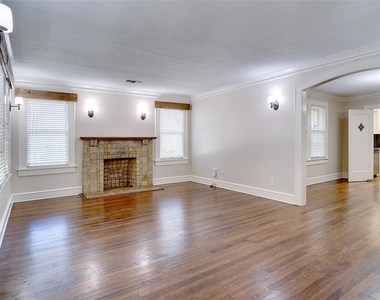 3201 Cockrell Avenue - Photo Thumbnail 3