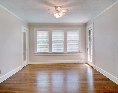 3201 Cockrell Avenue - Photo Thumbnail 25