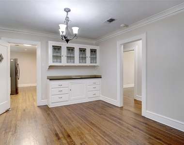 3201 Cockrell Avenue - Photo Thumbnail 8
