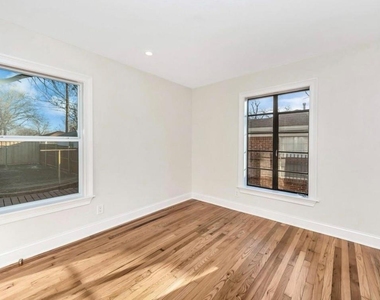 2753 El Tivoli Drive - Photo Thumbnail 9