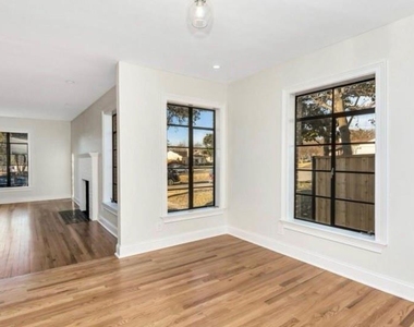 2753 El Tivoli Drive - Photo Thumbnail 4