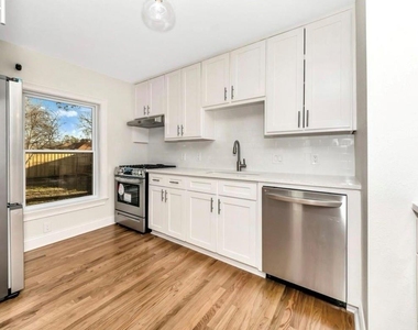 2753 El Tivoli Drive - Photo Thumbnail 5