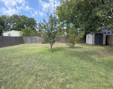 101 Kathryn Drive - Photo Thumbnail 19