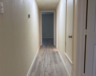 101 Kathryn Drive - Photo Thumbnail 10