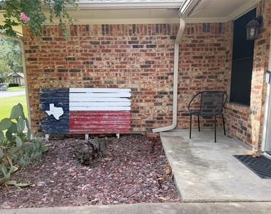 101 Kathryn Drive - Photo Thumbnail 3