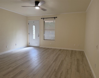 101 Kathryn Drive - Photo Thumbnail 4