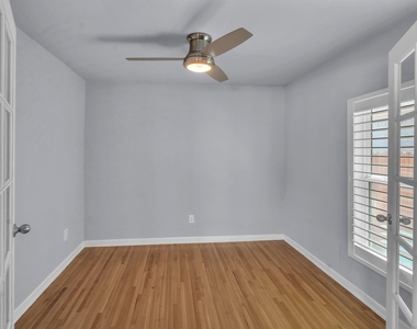 2933 S Hills Avenue - Photo Thumbnail 6