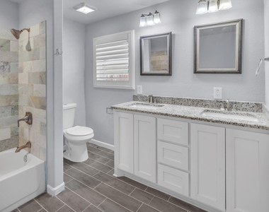 2933 S Hills Avenue - Photo Thumbnail 9