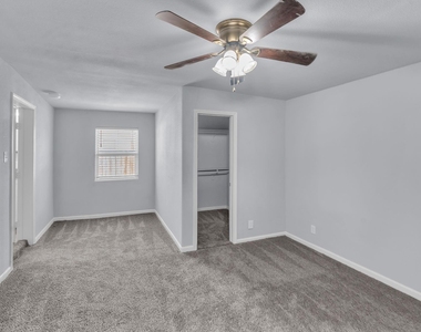 2933 S Hills Avenue - Photo Thumbnail 8