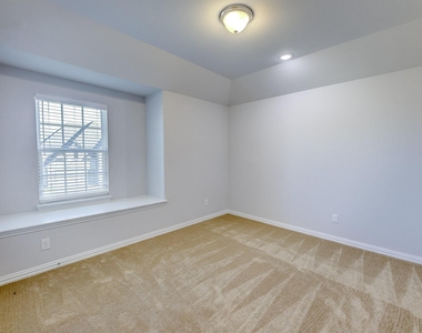 1012 Rosebay Drive - Photo Thumbnail 30