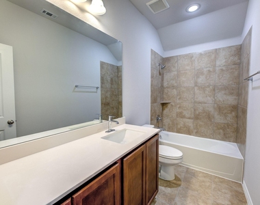 1012 Rosebay Drive - Photo Thumbnail 32