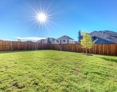 1012 Rosebay Drive - Photo Thumbnail 35