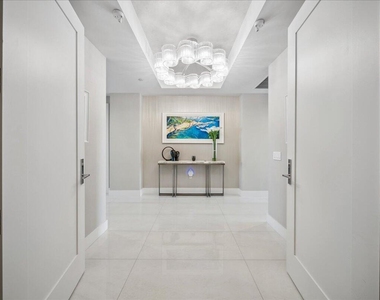 5000 N Ocean Drive - Photo Thumbnail 1