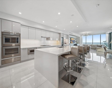 5000 N Ocean Drive - Photo Thumbnail 3