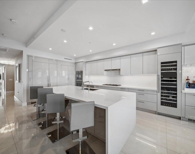 5000 N Ocean Drive - Photo Thumbnail 8
