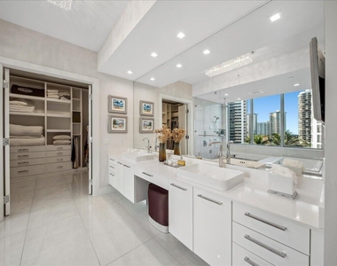 5000 N Ocean Drive - Photo Thumbnail 17