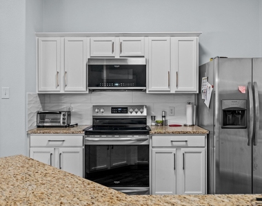 5540 Crestwood Drive - Photo Thumbnail 4