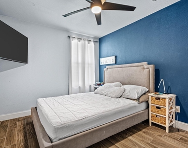 5540 Crestwood Drive - Photo Thumbnail 12