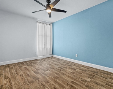 5540 Crestwood Drive - Photo Thumbnail 15