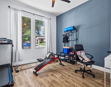 5540 Crestwood Drive - Photo Thumbnail 9