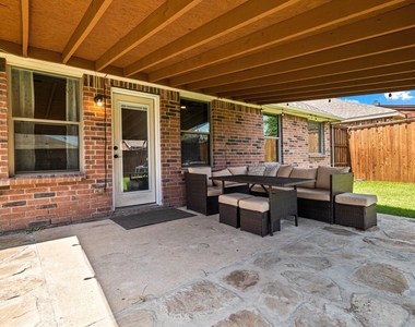 5540 Crestwood Drive - Photo Thumbnail 18