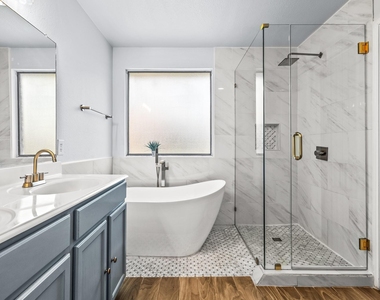 5540 Crestwood Drive - Photo Thumbnail 16