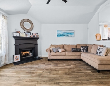 5540 Crestwood Drive - Photo Thumbnail 7