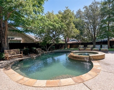 220 Redwood Drive - Photo Thumbnail 32