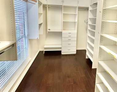 220 Redwood Drive - Photo Thumbnail 14