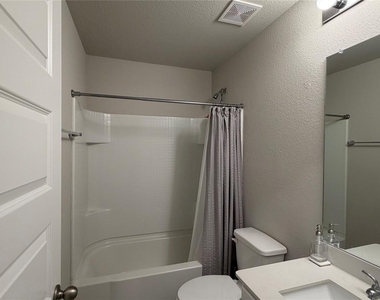 621 Quail Meadows Drive - Photo Thumbnail 14