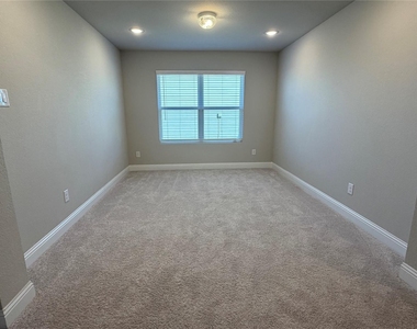621 Quail Meadows Drive - Photo Thumbnail 2