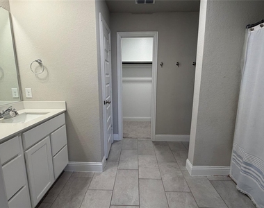621 Quail Meadows Drive - Photo Thumbnail 11