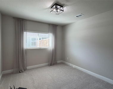 621 Quail Meadows Drive - Photo Thumbnail 13