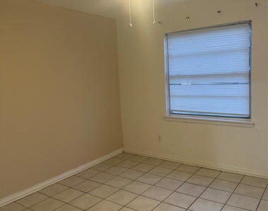 12125 Bellafonte Drive - Photo Thumbnail 2