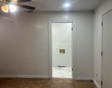 12125 Bellafonte Drive - Photo Thumbnail 15