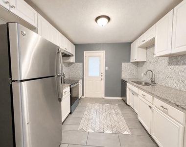 3417 Stanley Avenue - Photo Thumbnail 5