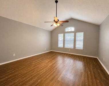 3417 Stanley Avenue - Photo Thumbnail 3