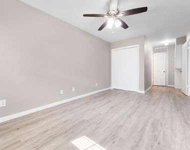 3430 Sockwell Boulevard - Photo Thumbnail 2