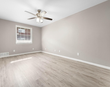 3430 Sockwell Boulevard - Photo Thumbnail 3
