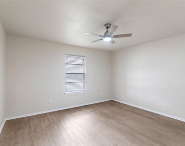 1610 Brown Trail - Photo Thumbnail 14