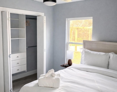 228 Harrison Lane - Photo Thumbnail 8