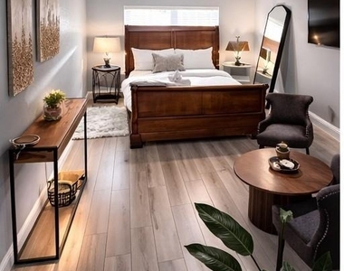 228 Harrison Lane - Photo Thumbnail 7