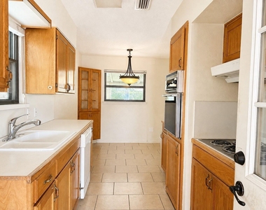 2025 Meadow Glen - Photo Thumbnail 4