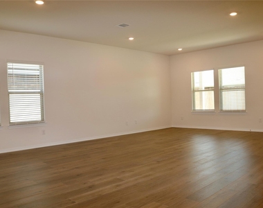 1436 Briar Hill Road - Photo Thumbnail 5