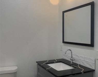 2806 Windsor Avenue - Photo Thumbnail 7