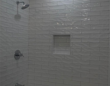 2806 Windsor Avenue - Photo Thumbnail 8