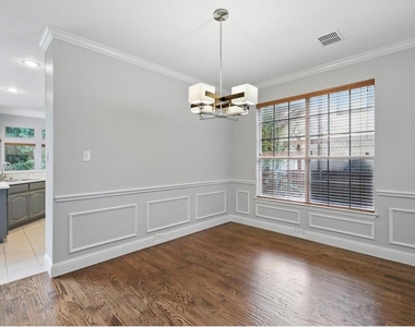 3228 Kent Drive - Photo Thumbnail 7