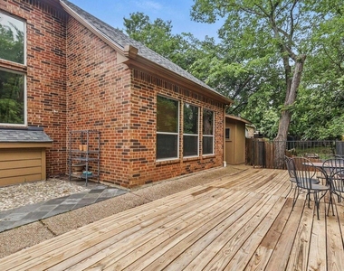 3228 Kent Drive - Photo Thumbnail 2