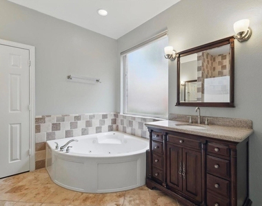 3228 Kent Drive - Photo Thumbnail 15